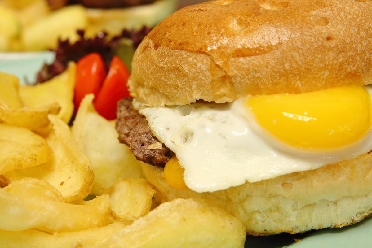 Ricetta hamburger: i nuovi piatti di Babingtons per festeggiare i 125 anni