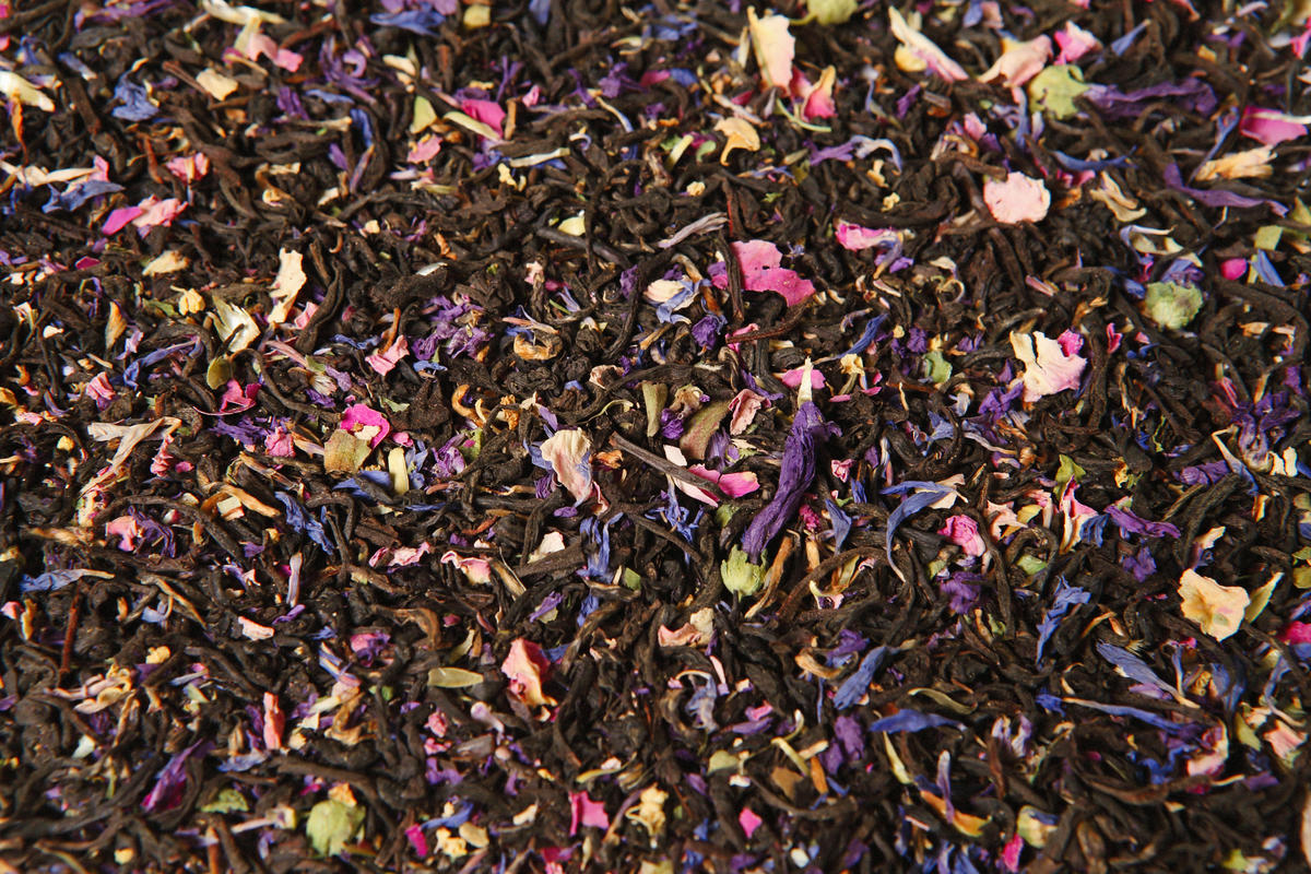 Fiori nel tè: tutta l’allegria della primavera in tazza